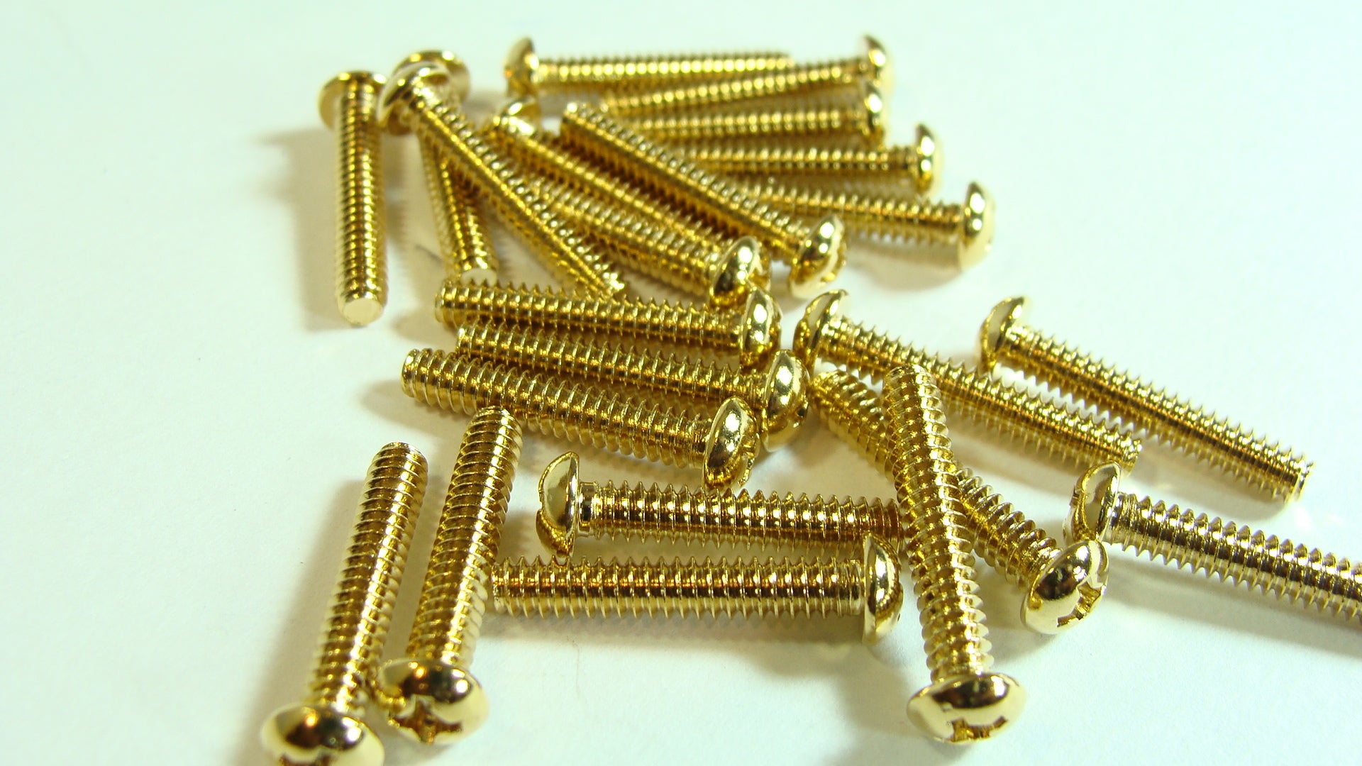 Tornillo para Regular Altura de Pickup Single Coil Gold (Bolsa de 6 pieza)